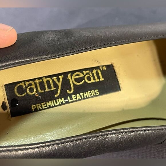 Cathy Jean - Black Leather Pumps - Picture 6 of 6